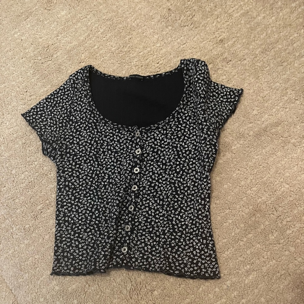 Brandy Melville shirt “not on US website anymore”